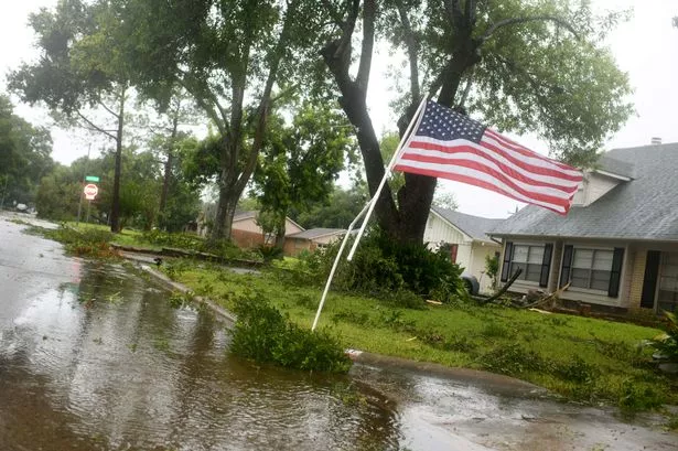 Why Are America's Big Cities Sinking? 4 Why Are America's Big Cities Sinking?